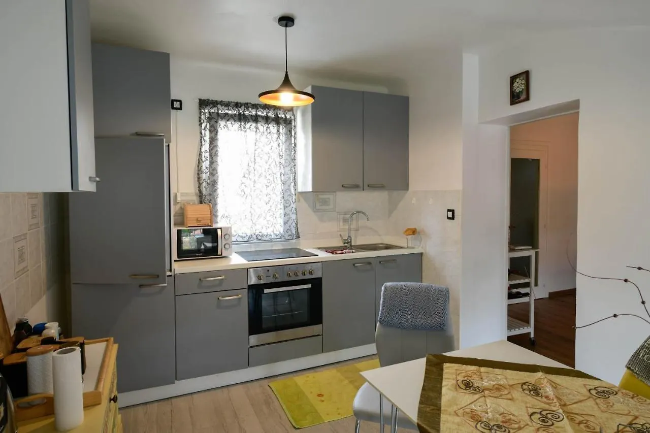 Apartment Josip Ловран