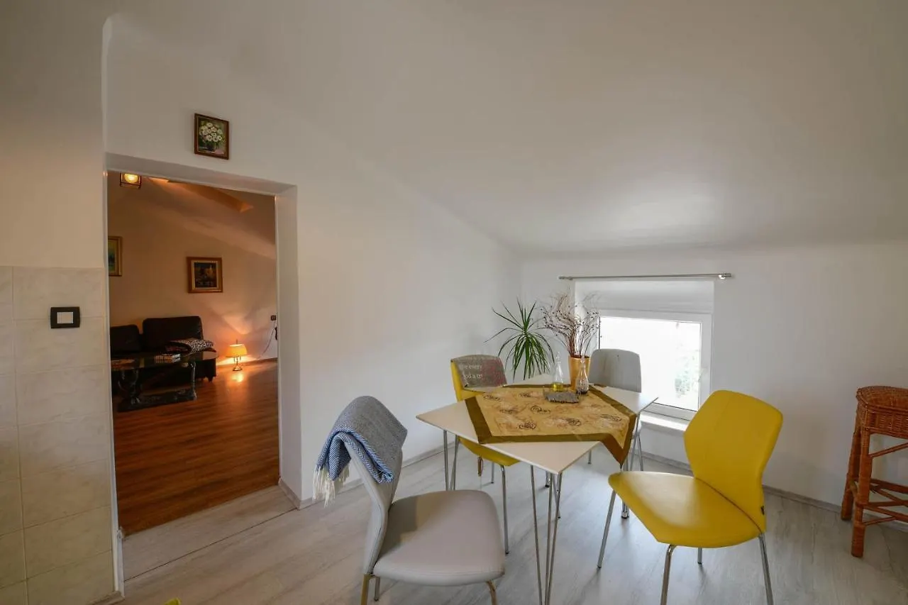 Apartment Josip Lovran 0*,